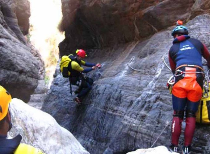 Plataforma de reservas de clases de esquí y montaña