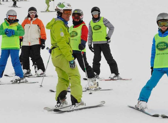 Plataforma de reservas de clases de esquí y montaña