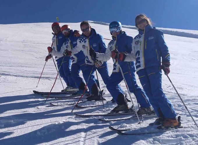 Plataforma de reservas de clases de esquí y montaña